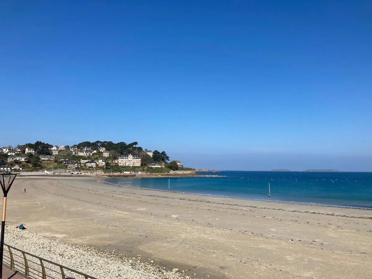 Hébergement de vacances Les Hortensias à 50 m de la plage de Trestraou Perros-Guirec